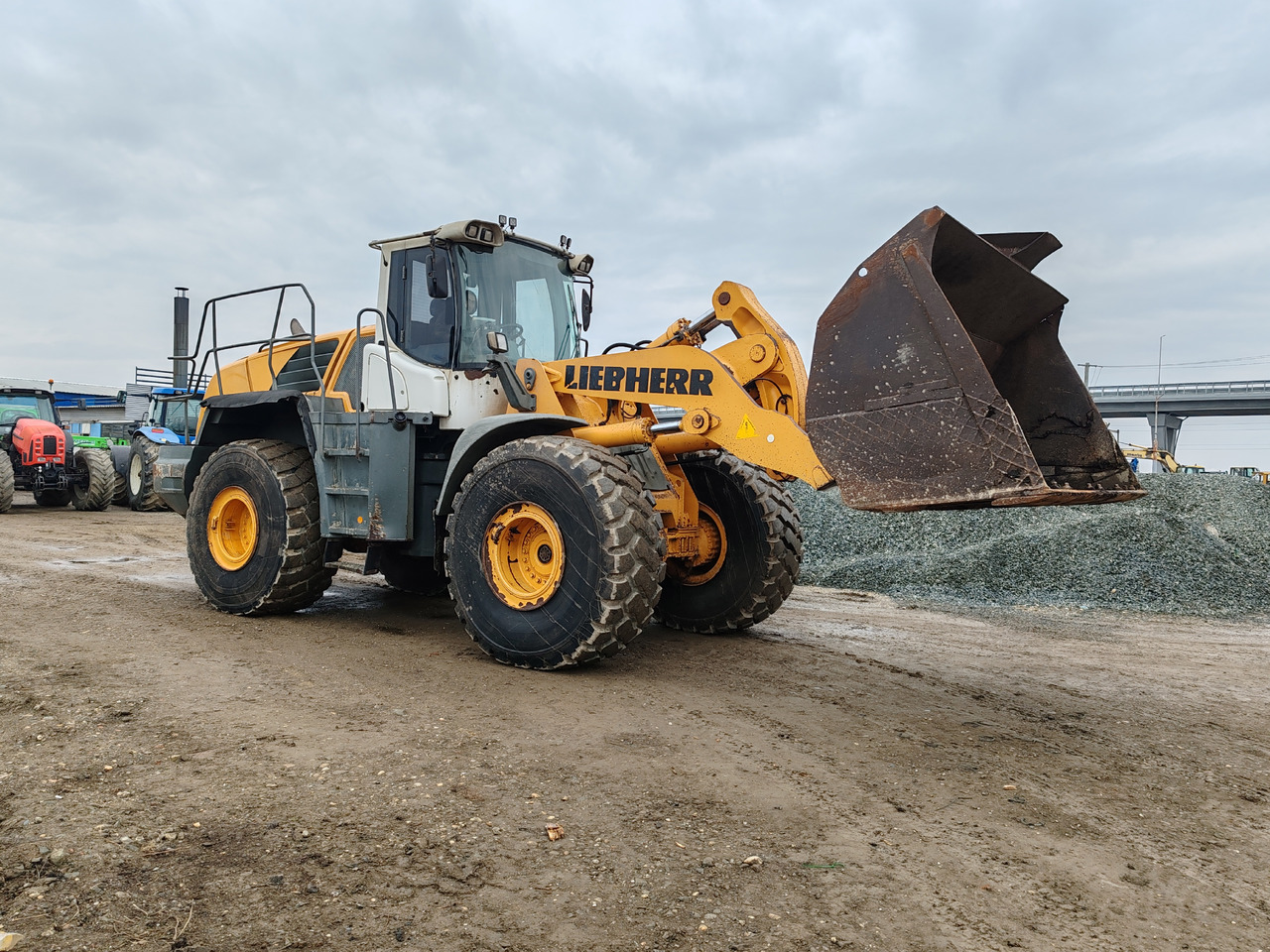 Liebherr L576 2plus2 - 轮式装载机:图3 Liebherr L576 2plus2 - 轮式装载机:图3