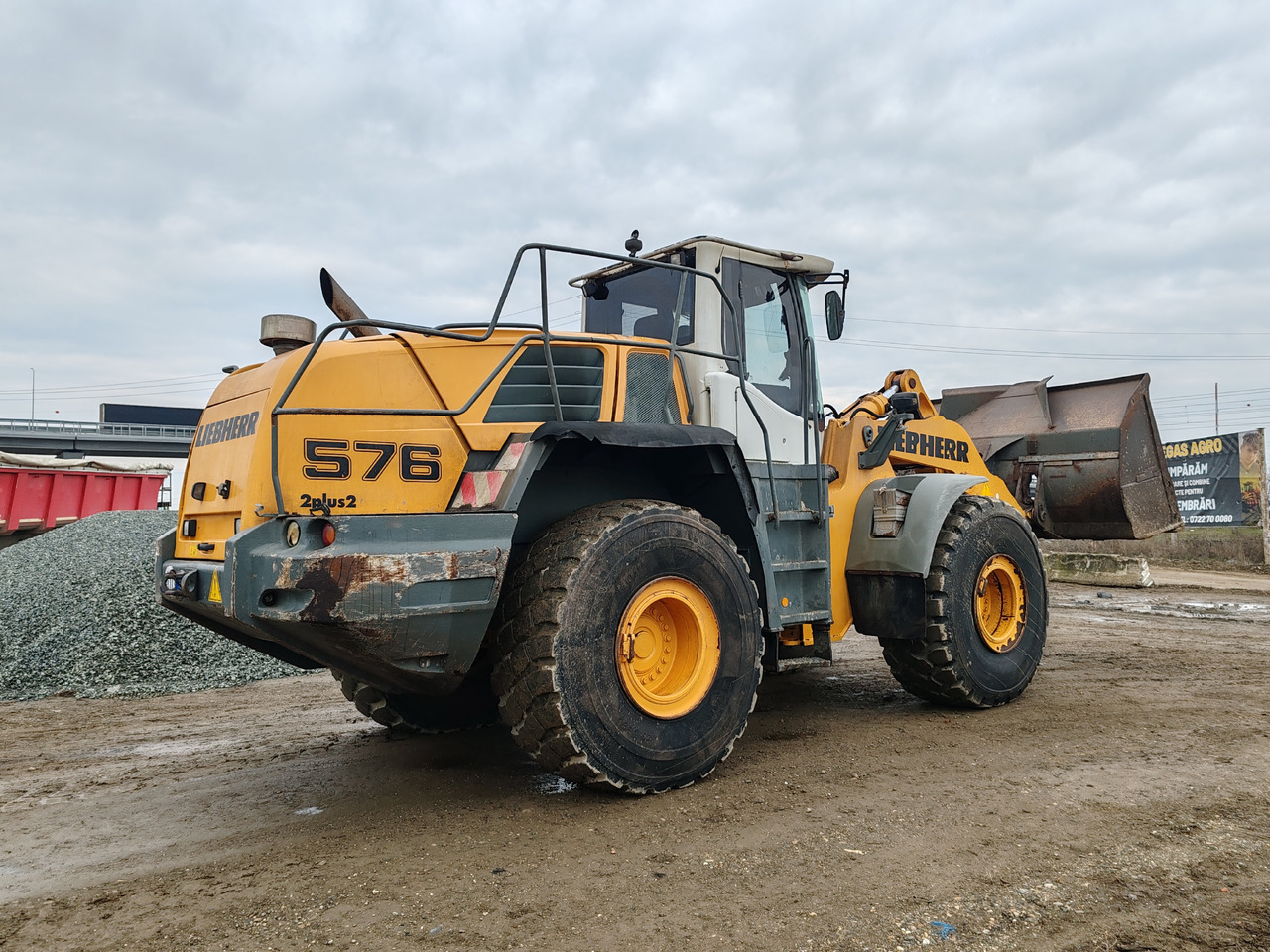 Liebherr L576 2plus2 - 轮式装载机:图5 Liebherr L576 2plus2 - 轮式装载机:图5
