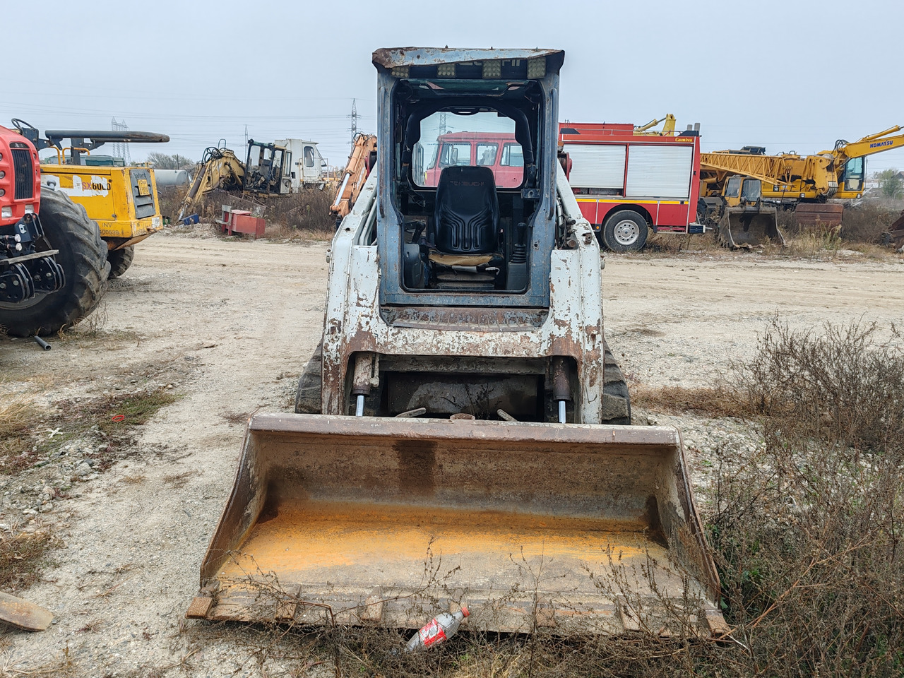 Takeuchi TL140 - 紧凑型轨道装载机:图2 Takeuchi TL140 - 紧凑型轨道装载机:图2