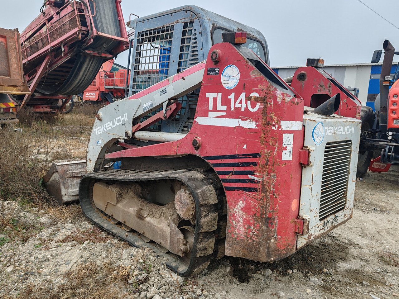 Takeuchi TL140 - 紧凑型轨道装载机:图5 Takeuchi TL140 - 紧凑型轨道装载机:图5