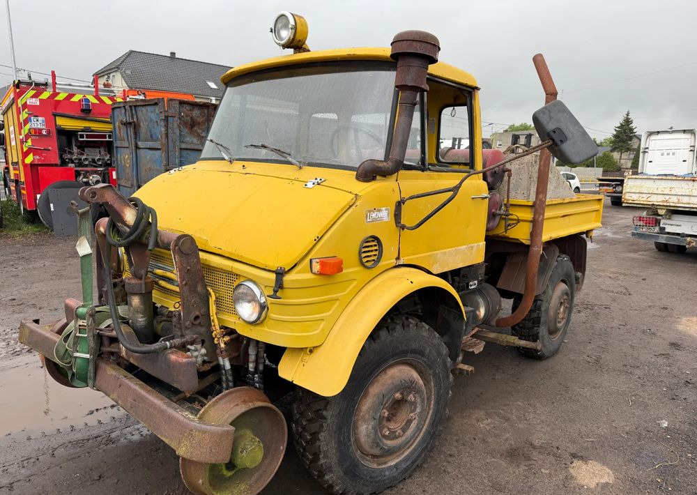Mercedes-Benz UNIMOG 406B - 栏板式/ 平板卡车:图1 Mercedes-Benz UNIMOG 406B - 栏板式/ 平板卡车:图1