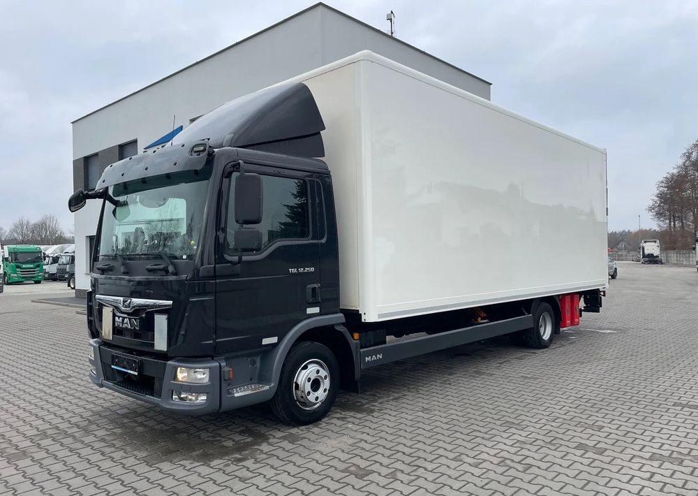 MAN TGL 12.250, KONTENER 7,3m ( 18 europalet ) - 厢式卡车:图3 MAN TGL 12.250, KONTENER 7,3m ( 18 europalet ) - 厢式卡车:图3