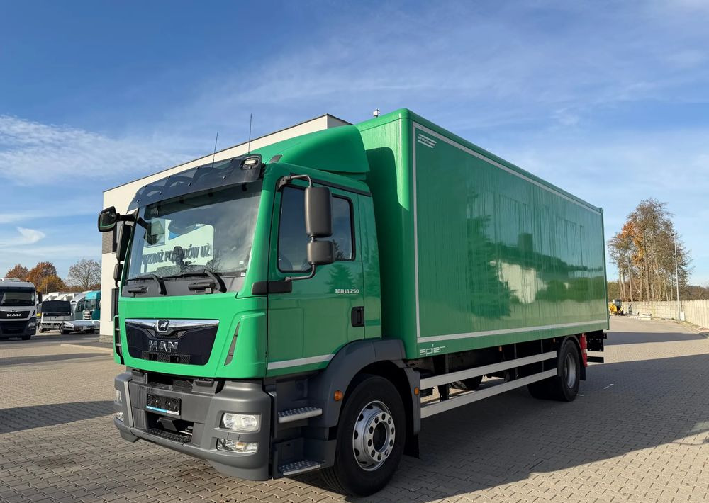 MAN TGM 18.250 Ładownośc 9800 kg - 厢式卡车:图2 MAN TGM 18.250 Ładownośc 9800 kg - 厢式卡车:图2