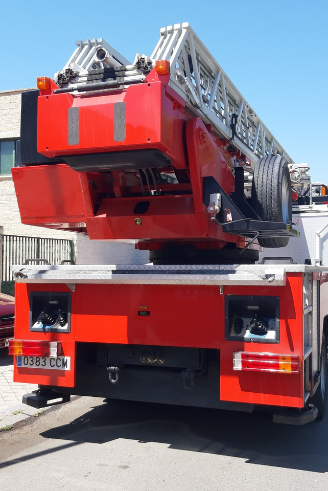 MERCEDES-BENZ 1528F MAGIRUS DLK 23-12 - 消防车:图2 MERCEDES-BENZ 1528F MAGIRUS DLK 23-12 - 消防车:图2