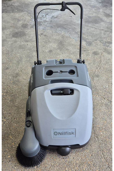 Nilfisk SW 750 - 道路清扫机:图3 Nilfisk SW 750 - 道路清扫机:图3