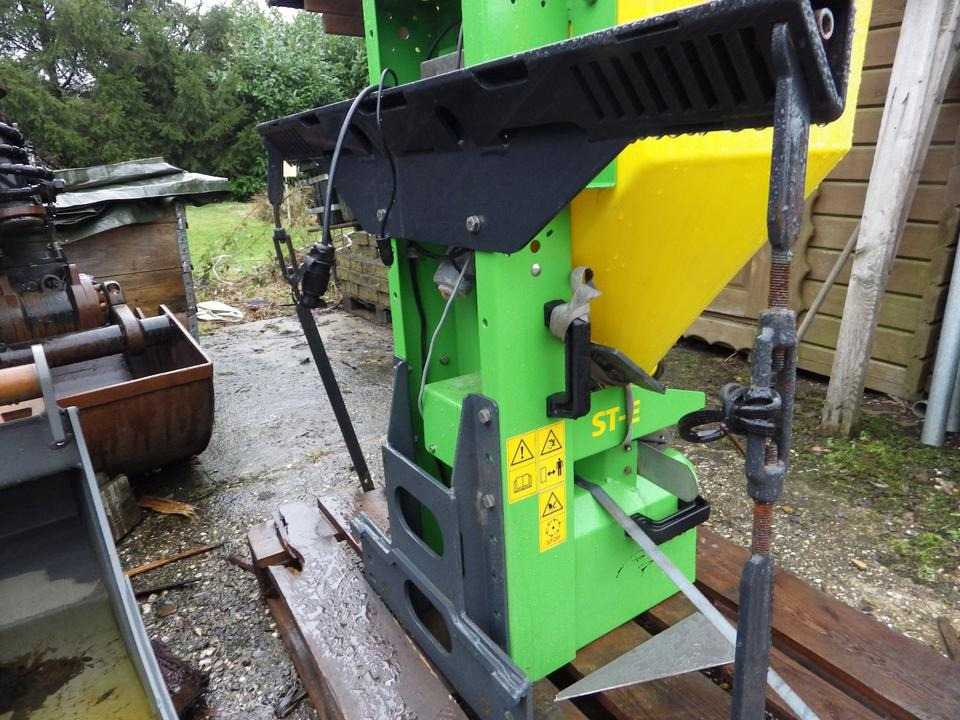 ADLER Salzstreuer STE120 elektrischer Streuer ohne Steuerung - 其他机械:图4 ADLER Salzstreuer STE120 elektrischer Streuer ohne Steuerung - 其他机械:图4