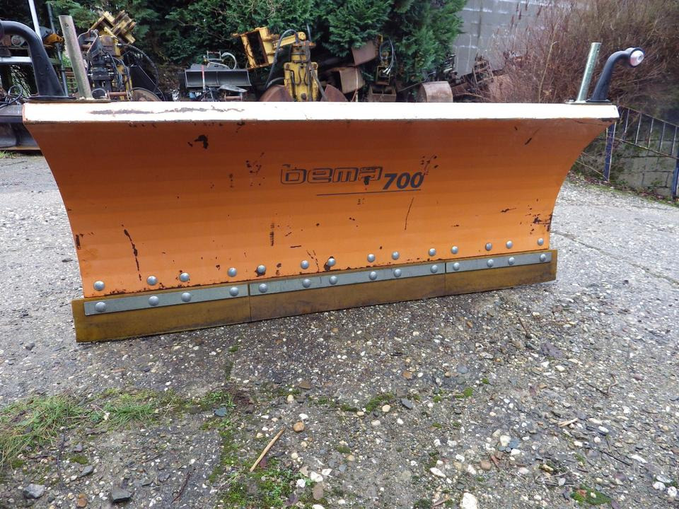 Schneeschild + Kehrmaschine für KRAMER 350 180 112 - 其他机械:图1 Schneeschild + Kehrmaschine für KRAMER 350 180 112 - 其他机械:图1