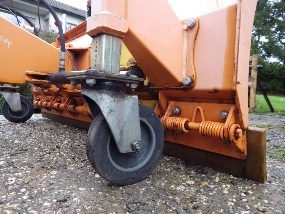 Schneeschild + Kehrmaschine für KRAMER 350 180 112 - 其他机械:图5 Schneeschild + Kehrmaschine für KRAMER 350 180 112 - 其他机械:图5