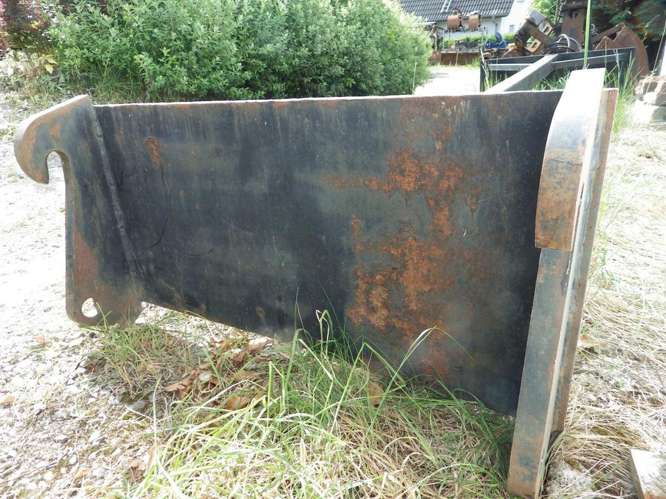 Silokamm Kornschieber Verlängerung an Volvo L30 / Cat 906 908 - 筒仓设备:图2 Silokamm Kornschieber Verlängerung an Volvo L30 / Cat 906 908 - 筒仓设备:图2