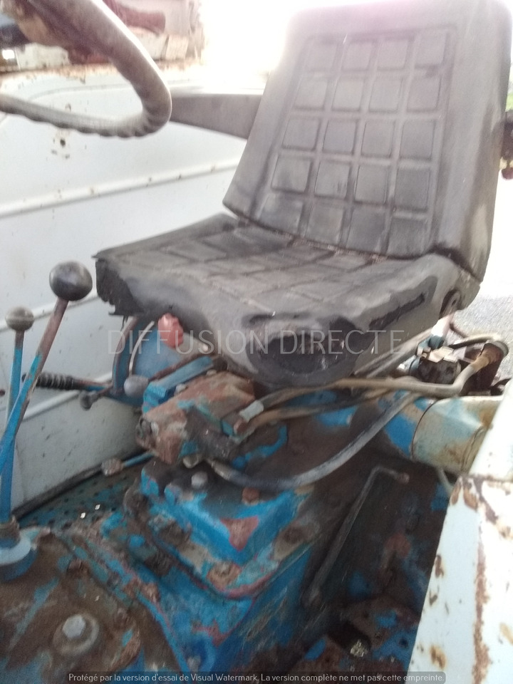 FORD TRACTEUR AGRICOLE 5000 SUPER MAJOR - 拖拉机:图5 FORD TRACTEUR AGRICOLE 5000 SUPER MAJOR - 拖拉机:图5