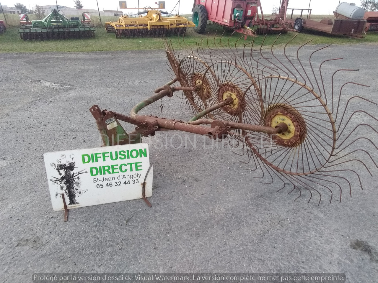 JOHN DEERE ANDAINEUR P 140 - 翻草机/ 搂草机:图1 JOHN DEERE ANDAINEUR P 140 - 翻草机/ 搂草机:图1