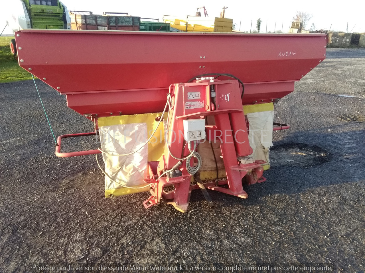 LELY DISTRIBUTEUR D'ENGRAIS CENTERMATIC PESEE - 肥料撒施机:图2 LELY DISTRIBUTEUR D'ENGRAIS CENTERMATIC PESEE - 肥料撒施机:图2
