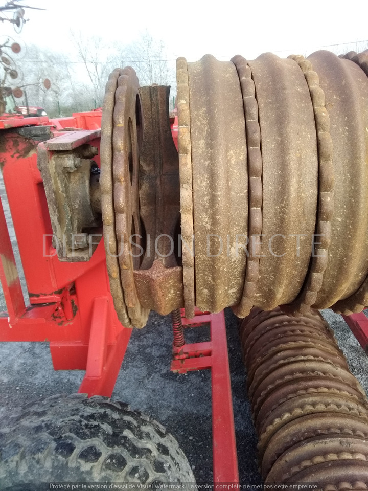 QUIVOGNE ROULEAU CAMBRIDGE R 630 - 农场碾压机:图5 QUIVOGNE ROULEAU CAMBRIDGE R 630 - 农场碾压机:图5