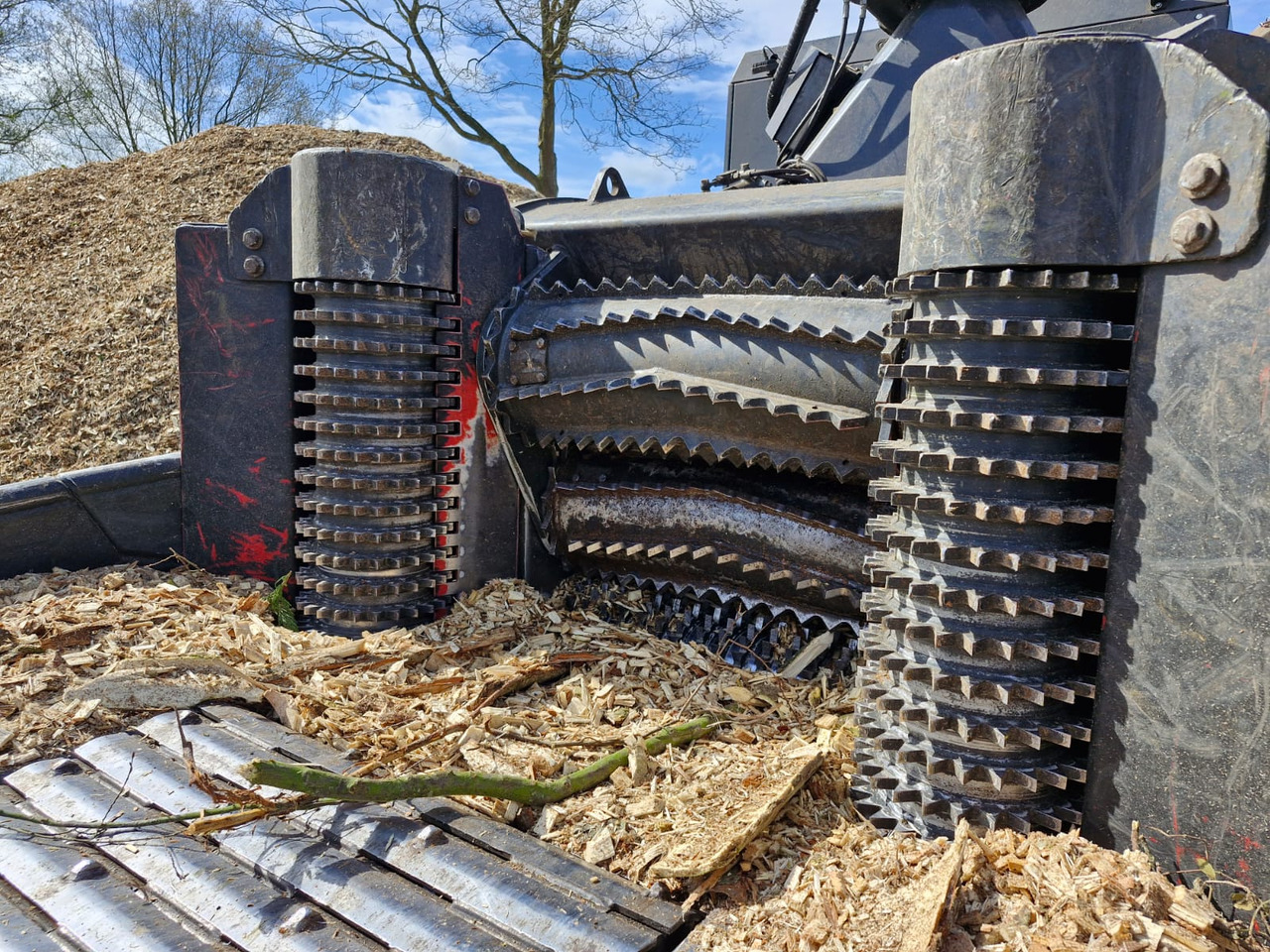 UFKES Greentec 972 Tracked Chipper - 碎木机:图3 UFKES Greentec 972 Tracked Chipper - 碎木机:图3