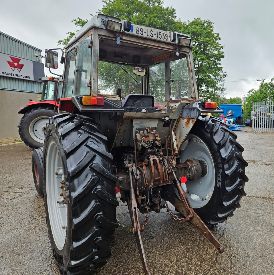 1988 MF 390 2wd - 拖拉机:图3 1988 MF 390 2wd - 拖拉机:图3