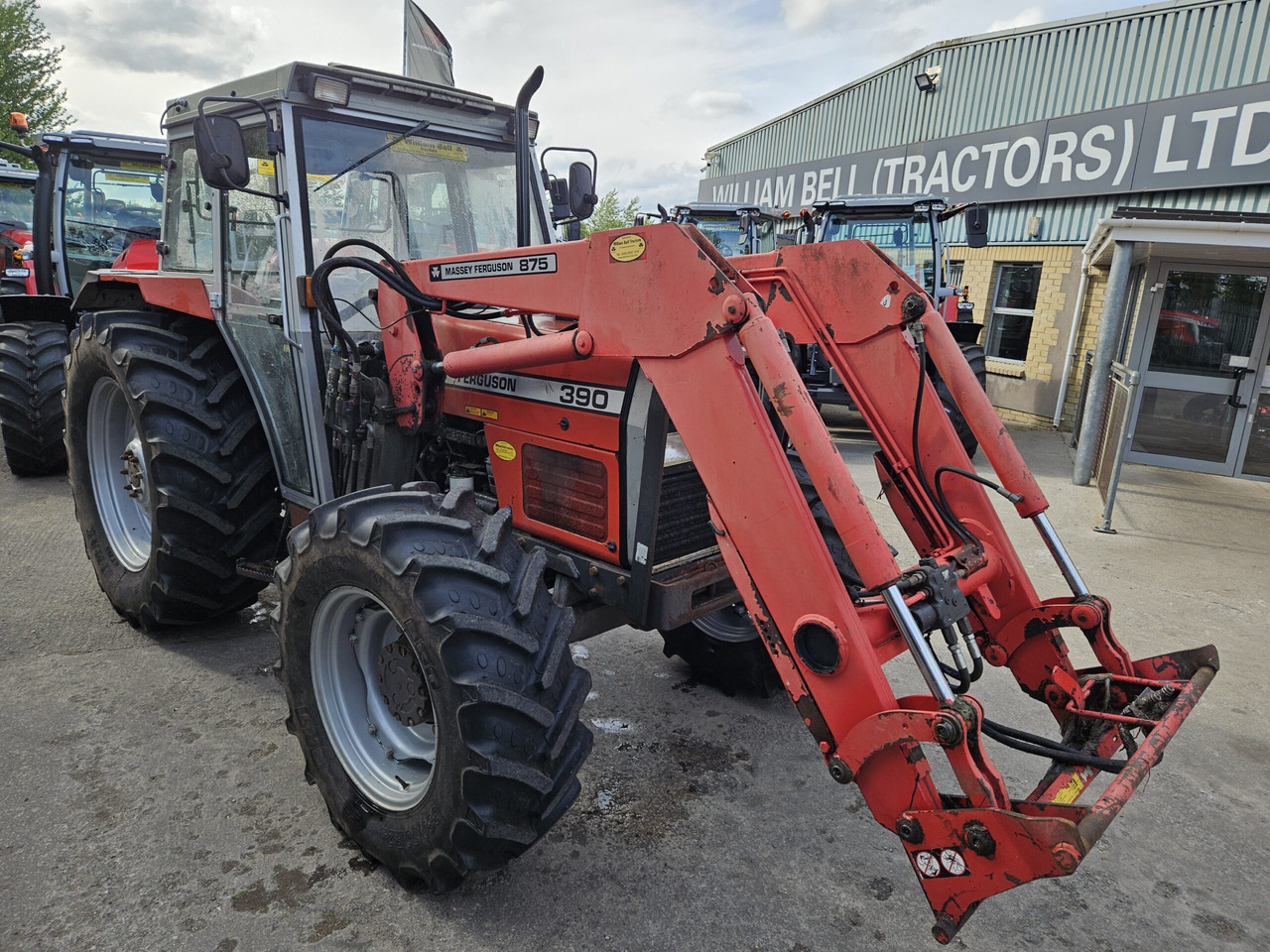 1990 MF 390 4wd with or without loader - 拖拉机:图1 1990 MF 390 4wd with or without loader - 拖拉机:图1