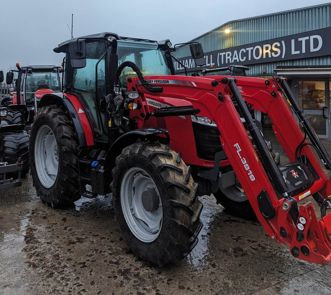 2022 Massey Ferguson 5712M c/w Loader, As New - 拖拉机:图1 2022 Massey Ferguson 5712M c/w Loader, As New - 拖拉机:图1