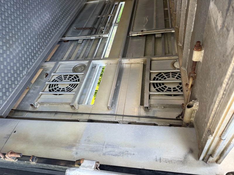 牲畜运输车 Volvo FM 300 Livestock Cuppers 3 laags 6x2：图14