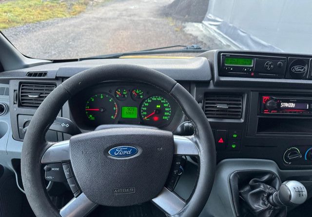 无侧窗厢式货车 FordTransit：图11