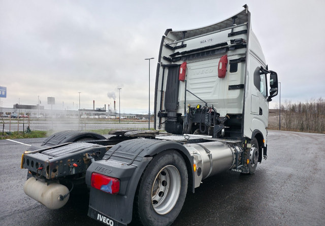 IvecoS-Way 460 4x2 LNG / LBG - 牵引车:图4 IvecoS-Way 460 4x2 LNG / LBG - 牵引车:图4