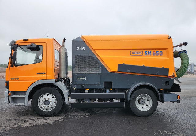 Schmidt SK650 Atego 85kmh/h - 道路清扫机:图2 Schmidt SK650 Atego 85kmh/h - 道路清扫机:图2