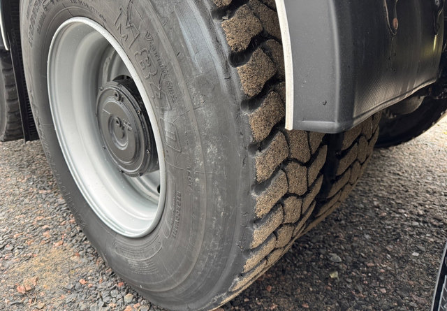 栏板式/ 平板卡车 SisuR500 10x4:图16 栏板式/ 平板卡车 SisuR500 10x4:图16