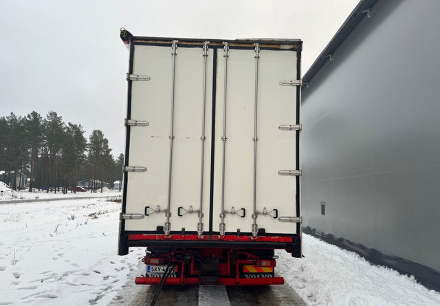 VolvoFH13 500 6x2 - 厢式卡车:图4 VolvoFH13 500 6x2 - 厢式卡车:图4