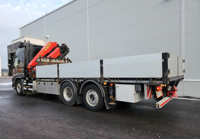 VolvoFMX 6x2 - 栏板式/ 平板卡车, 起重车:图3 VolvoFMX 6x2 - 栏板式/ 平板卡车, 起重车:图3