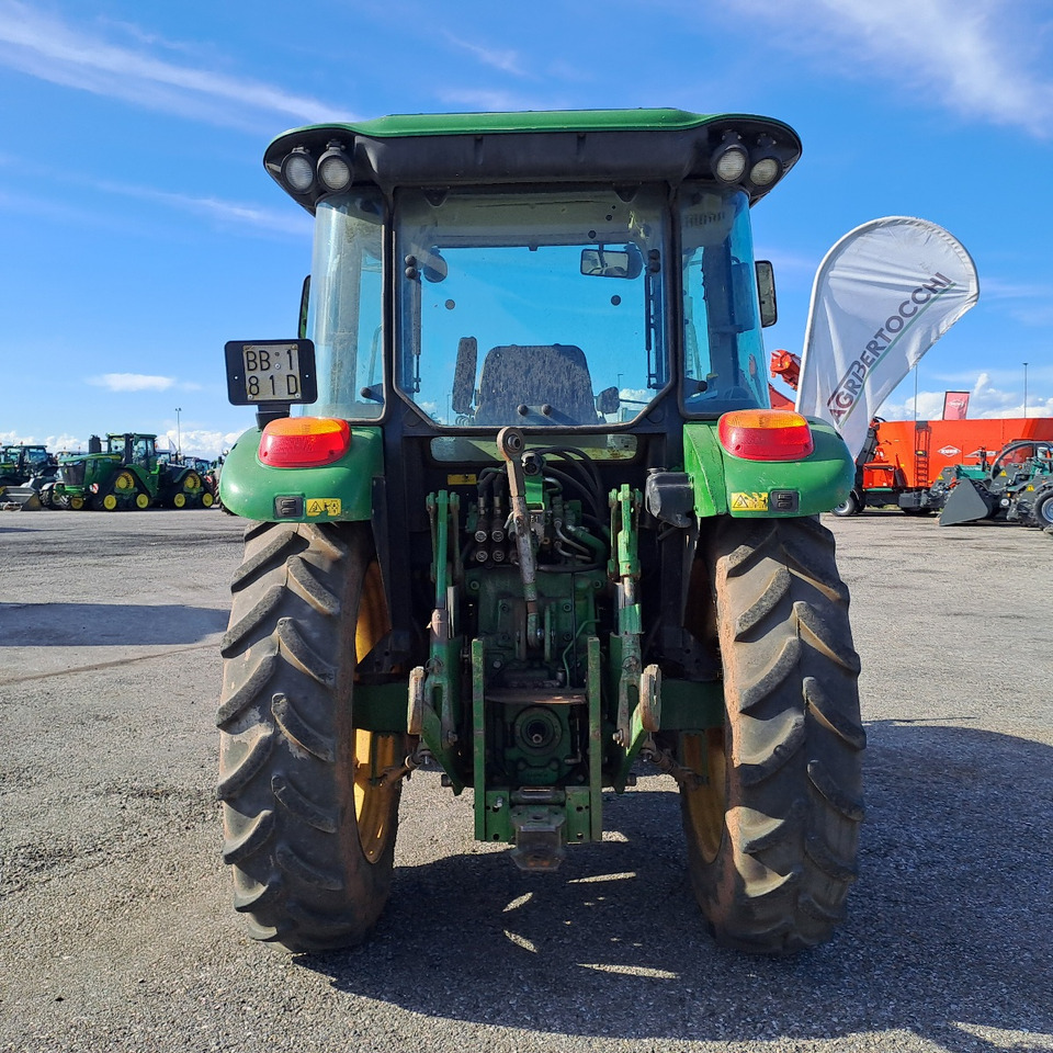 JOHN DEERE 5820 - 拖拉机:图4 JOHN DEERE 5820 - 拖拉机:图4