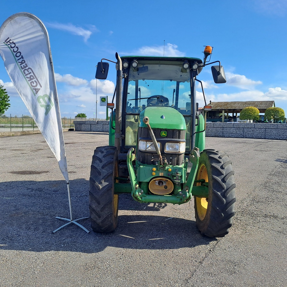 JOHN DEERE 5820 - 拖拉机:图3 JOHN DEERE 5820 - 拖拉机:图3