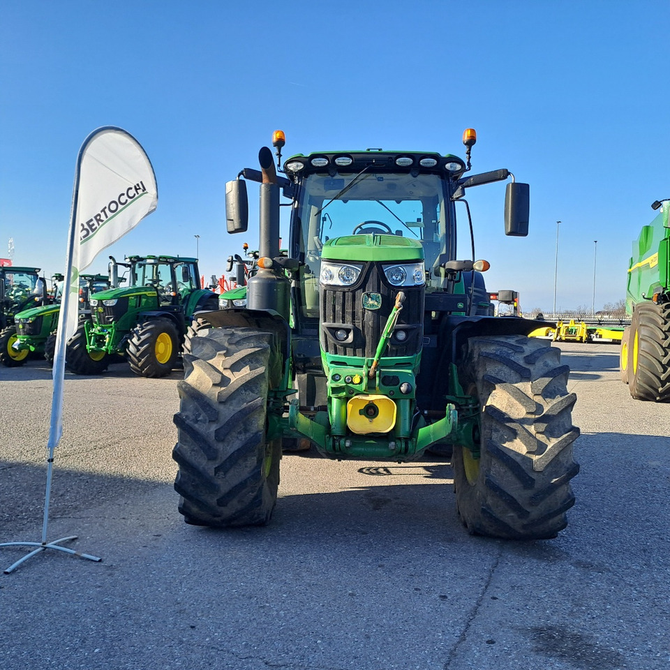 JOHN DEERE 6215R - 拖拉机:图2 JOHN DEERE 6215R - 拖拉机:图2