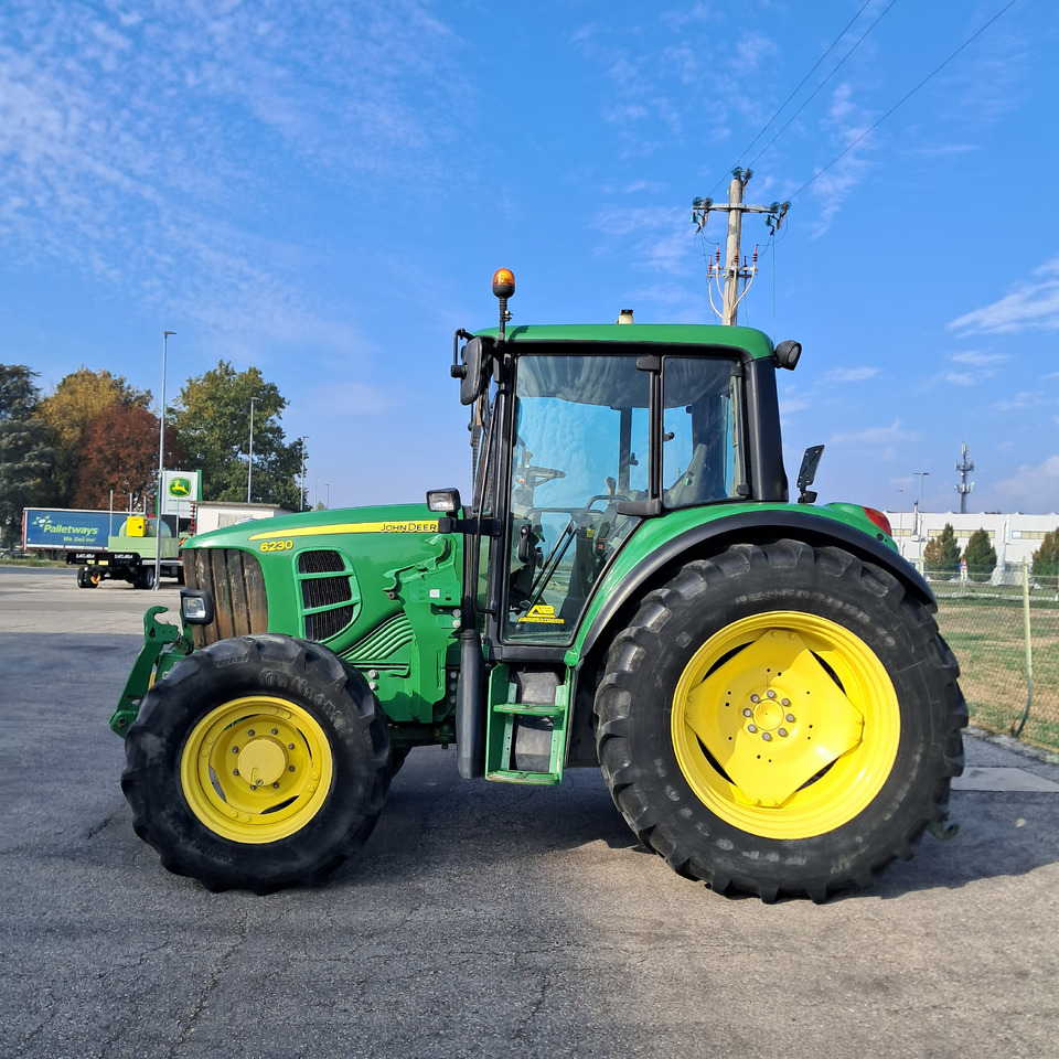 JOHN DEERE 6230 - 拖拉机:图2 JOHN DEERE 6230 - 拖拉机:图2