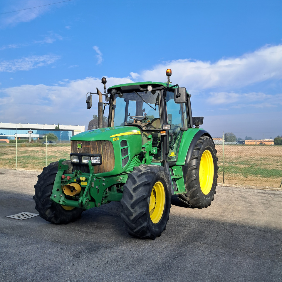 JOHN DEERE 6230 - 拖拉机:图1 JOHN DEERE 6230 - 拖拉机:图1