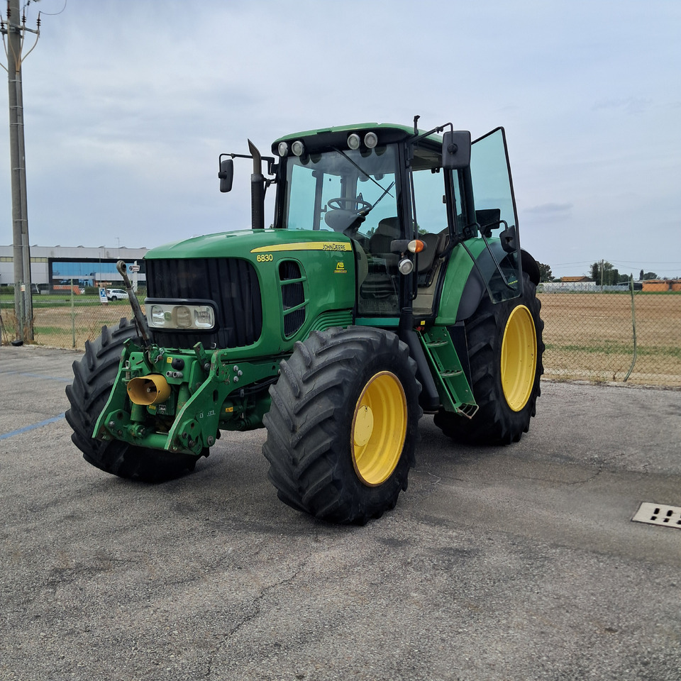 JOHN DEERE 6830 Premium - 拖拉机:图1 JOHN DEERE 6830 Premium - 拖拉机:图1