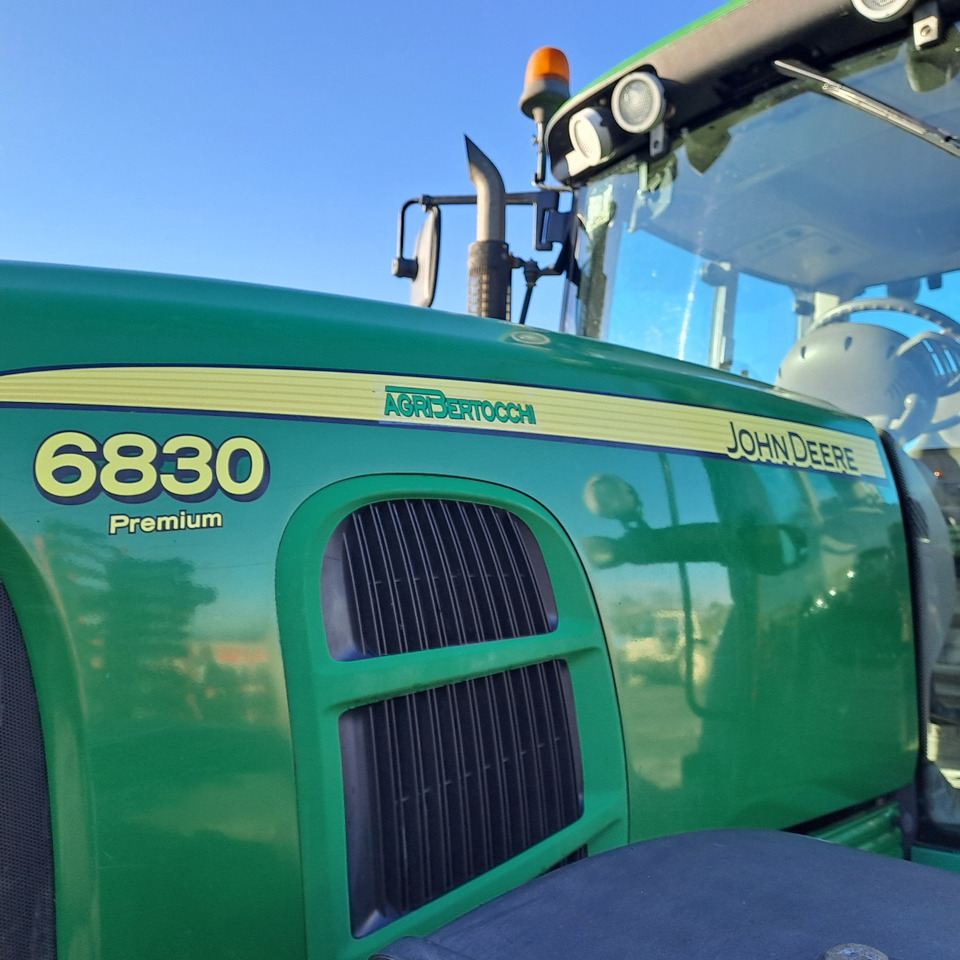 JOHN DEERE 6830 - 拖拉机:图2 JOHN DEERE 6830 - 拖拉机:图2