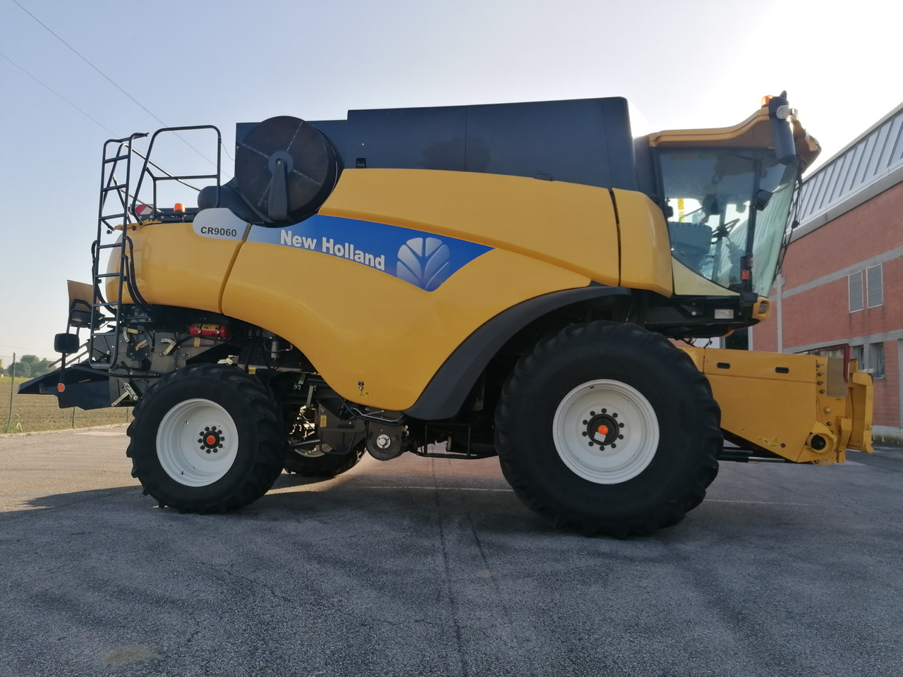 NEW HOLLAND CR 9060 - 联合收割机:图4 NEW HOLLAND CR 9060 - 联合收割机:图4