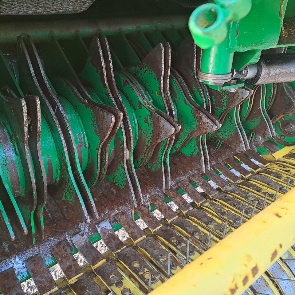 ROTOPRESSA JOHN DEERE 592 - 圆形打包机:图4 ROTOPRESSA JOHN DEERE 592 - 圆形打包机:图4