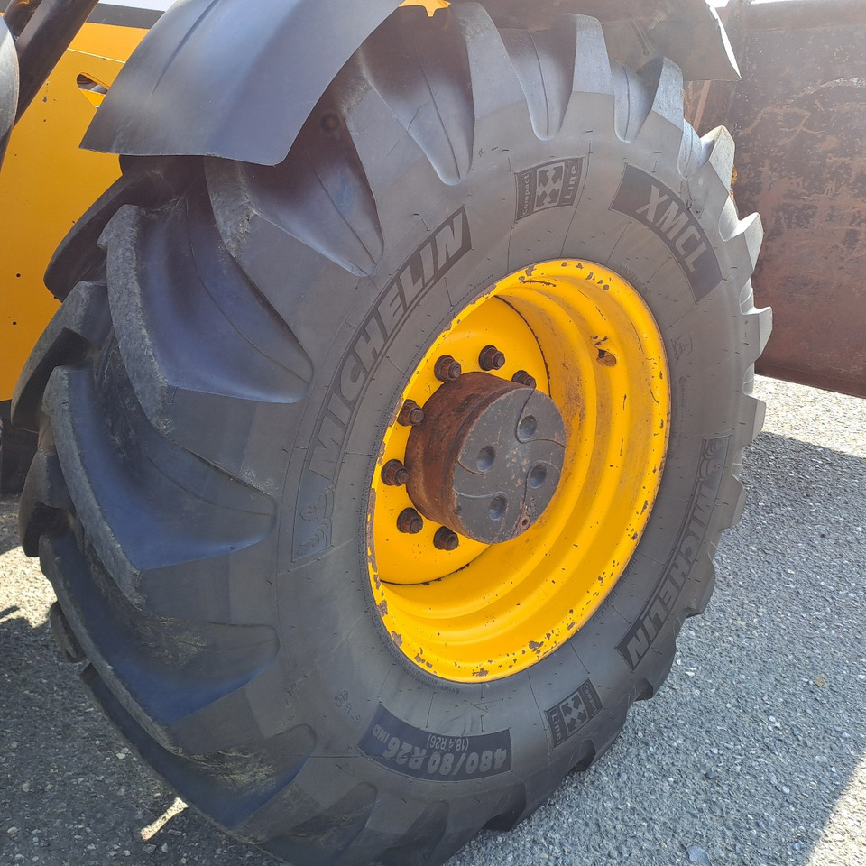 TELESCOPICO JCB 550-80 AGRIPLUS - ASTA AGRIBERTOCCHI - 伸缩臂叉装车:图4 TELESCOPICO JCB 550-80 AGRIPLUS - ASTA AGRIBERTOCCHI - 伸缩臂叉装车:图4