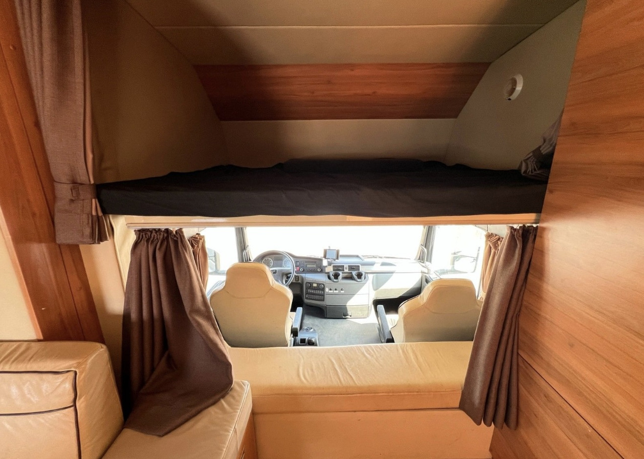 MERCEDES-BENZ Actros 2651 8 Pferde - 马匹运输车:图4 MERCEDES-BENZ Actros 2651 8 Pferde - 马匹运输车:图4