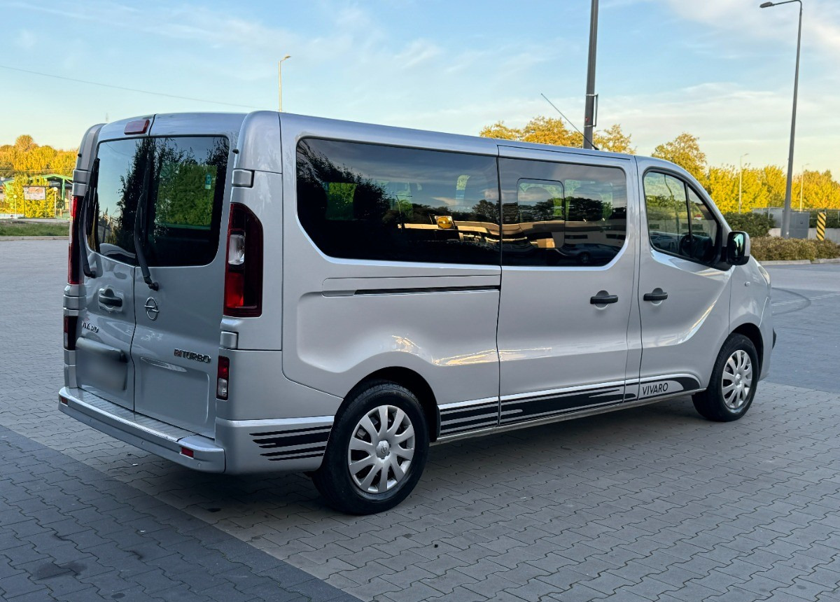 Opel Vivaro 1.6 DCI 145KM 9 osobowy Nawiewy góra dół DOINWESTOWANY Super stan - 旅行车:图4 Opel Vivaro 1.6 DCI 145KM 9 osobowy Nawiewy góra dół DOINWESTOWANY Super stan - 旅行车:图4