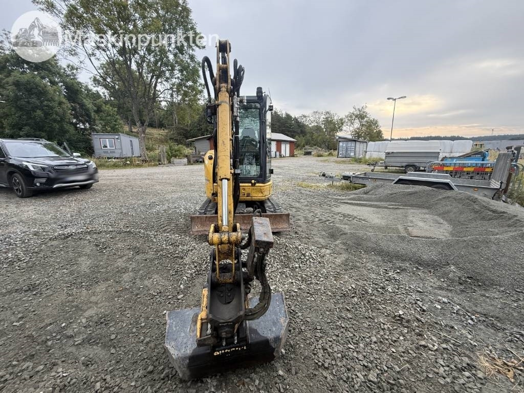 Komatsu PC 26 MR - 小型挖掘机:图2 Komatsu PC 26 MR - 小型挖掘机:图2