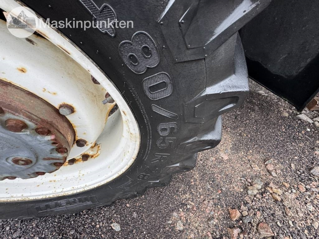 New Holland 8560 - 拖拉机:图3 New Holland 8560 - 拖拉机:图3