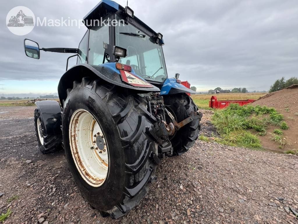 New Holland 8560 - 拖拉机:图2 New Holland 8560 - 拖拉机:图2