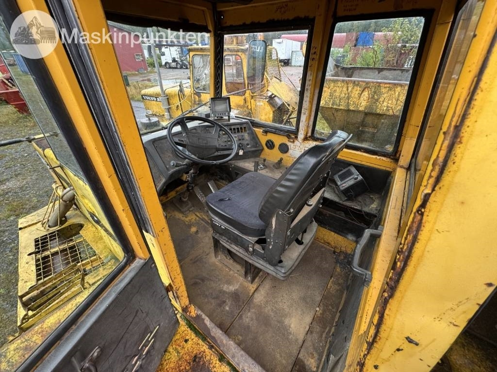 铰接式自卸车 Volvo BM A 20：图47