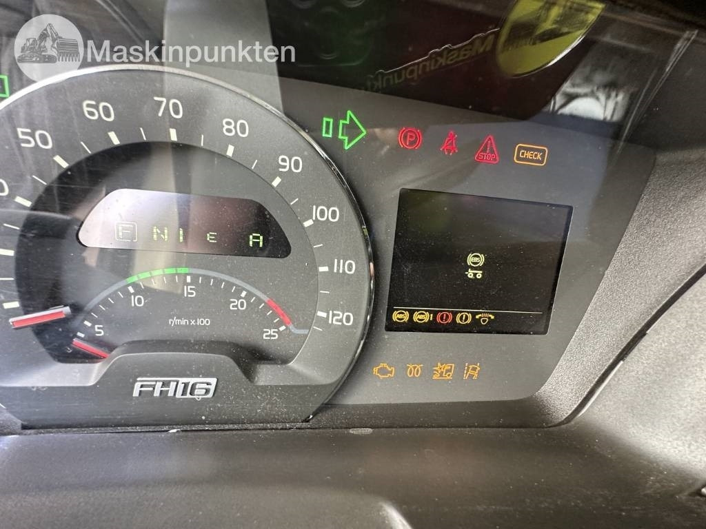 栏板式/ 平板卡车, 起重车 Volvo FH 16 750：图29