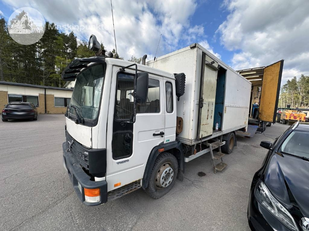 Volvo FL 610 Verkstadsinredd - 厢式卡车:图1 Volvo FL 610 Verkstadsinredd - 厢式卡车:图1