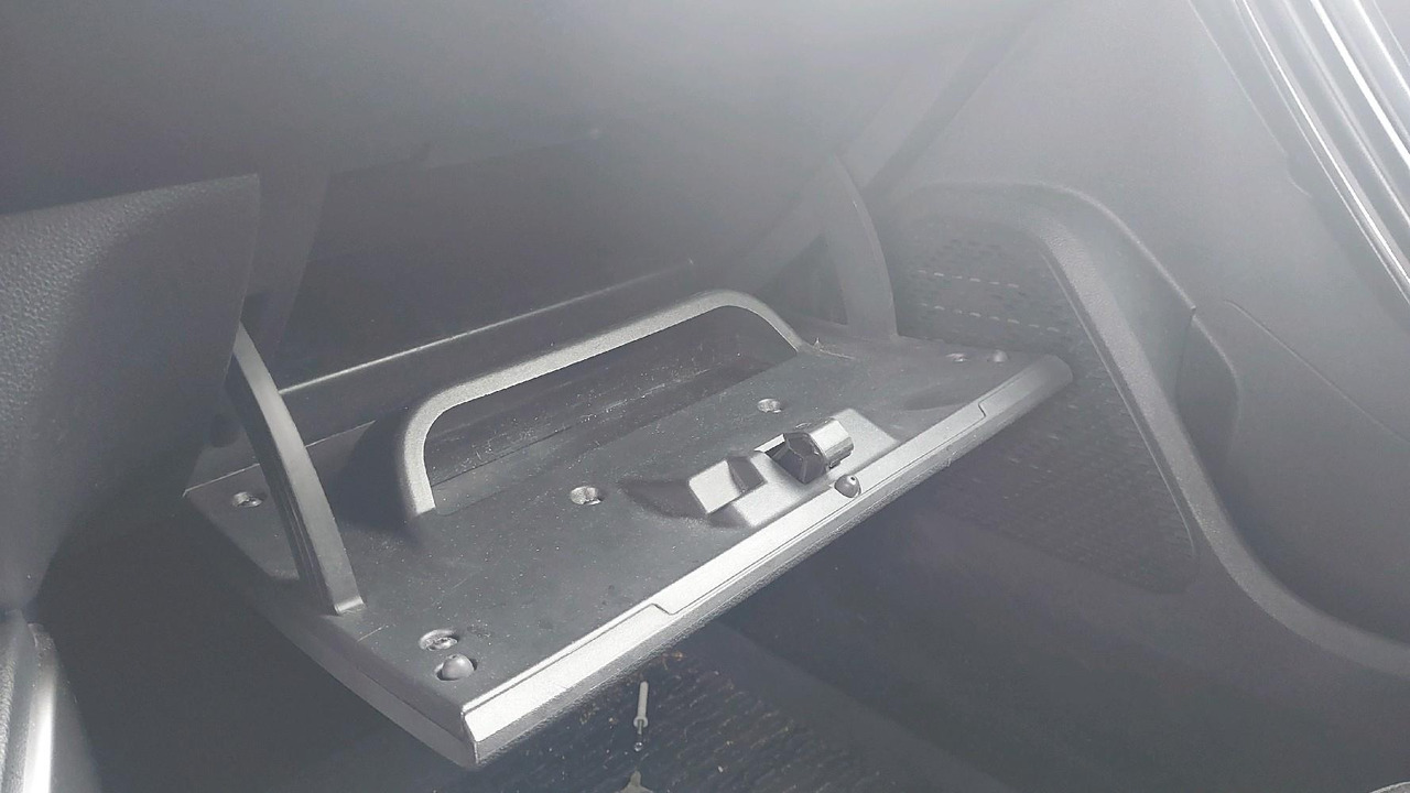 汽车 DACIA DUSTER II 1.5 BLUEDCI 115:图24 汽车 DACIA DUSTER II 1.5 BLUEDCI 115:图24