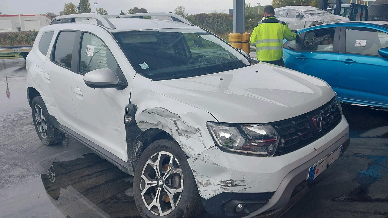 DACIA DUSTER II 1.5 BLUEDCI 115 - 汽车:图2 DACIA DUSTER II 1.5 BLUEDCI 115 - 汽车:图2