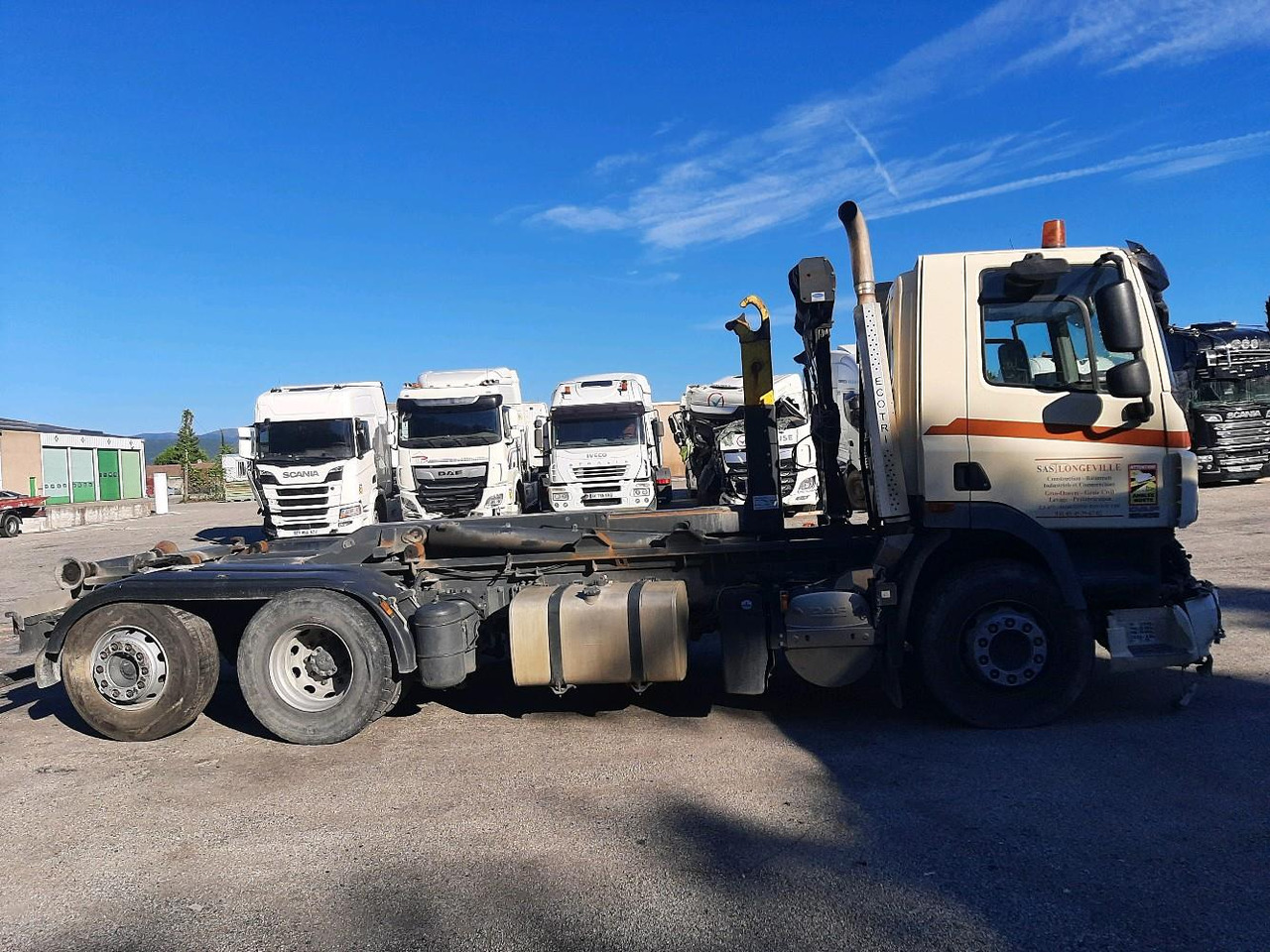 DAF CF85 FAR 85.410 POLYBENNE 6X2 - 吊钩升降车:图3 DAF CF85 FAR 85.410 POLYBENNE 6X2 - 吊钩升降车:图3
