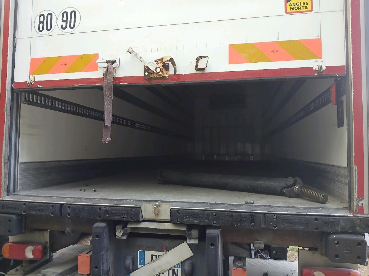 IVECO PORTEUR FRIGO 190E32 - 冷藏车:图2 IVECO PORTEUR FRIGO 190E32 - 冷藏车:图2